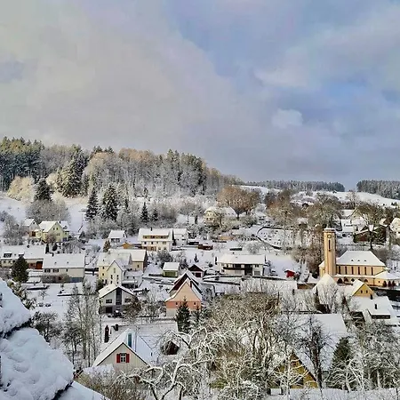 2 Zi Mit Schoener Aussicht Und Mit Balkon Bis Zu 5 Personen In Lossburg, Schwarzwald * Loßburg