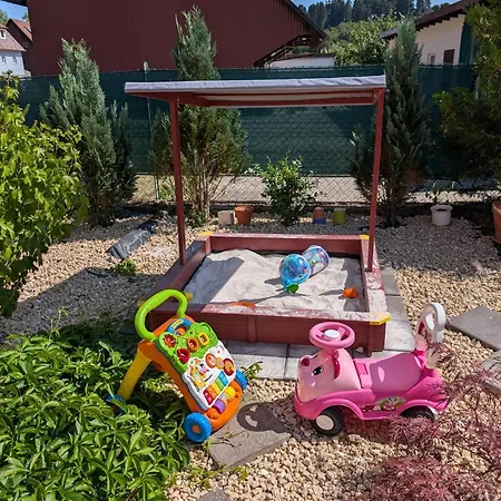 2 Zi Mit Schoener Aussicht Und Mit Balkon Bis Zu 5 Personen In Lossburg, Schwarzwald